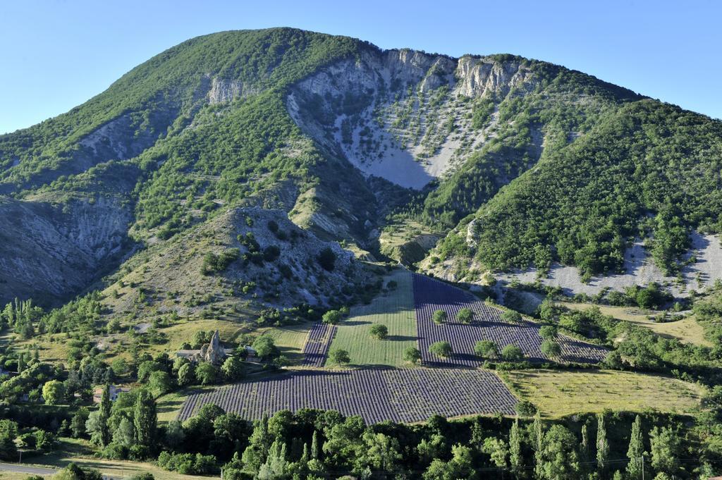 Vvf Drome Provence Hotel Монбран-ле-Бен Екстериор снимка