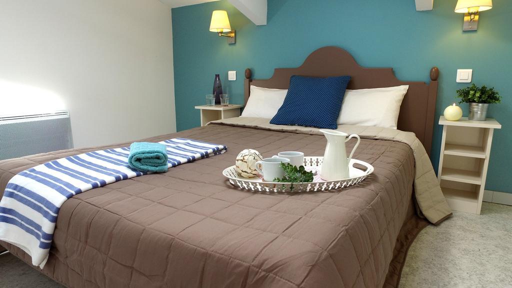 Vvf Drome Provence Hotel Монбран-ле-Бен Екстериор снимка