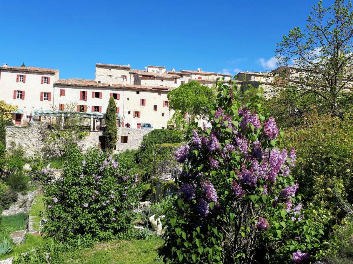 Vvf Drome Provence Hotel Монбран-ле-Бен Екстериор снимка
